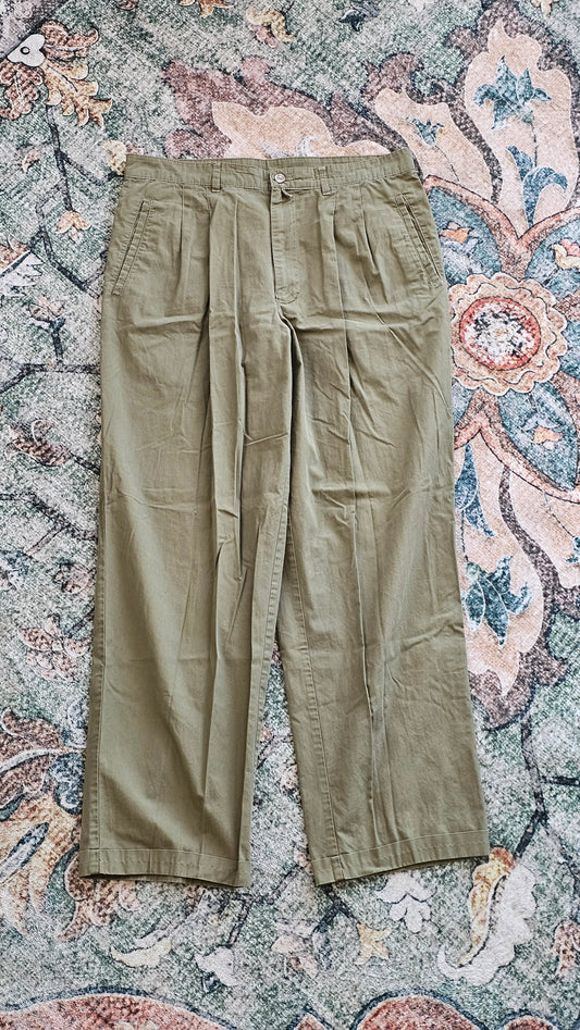 90's Olive Pleated Chinos - 33 x 30