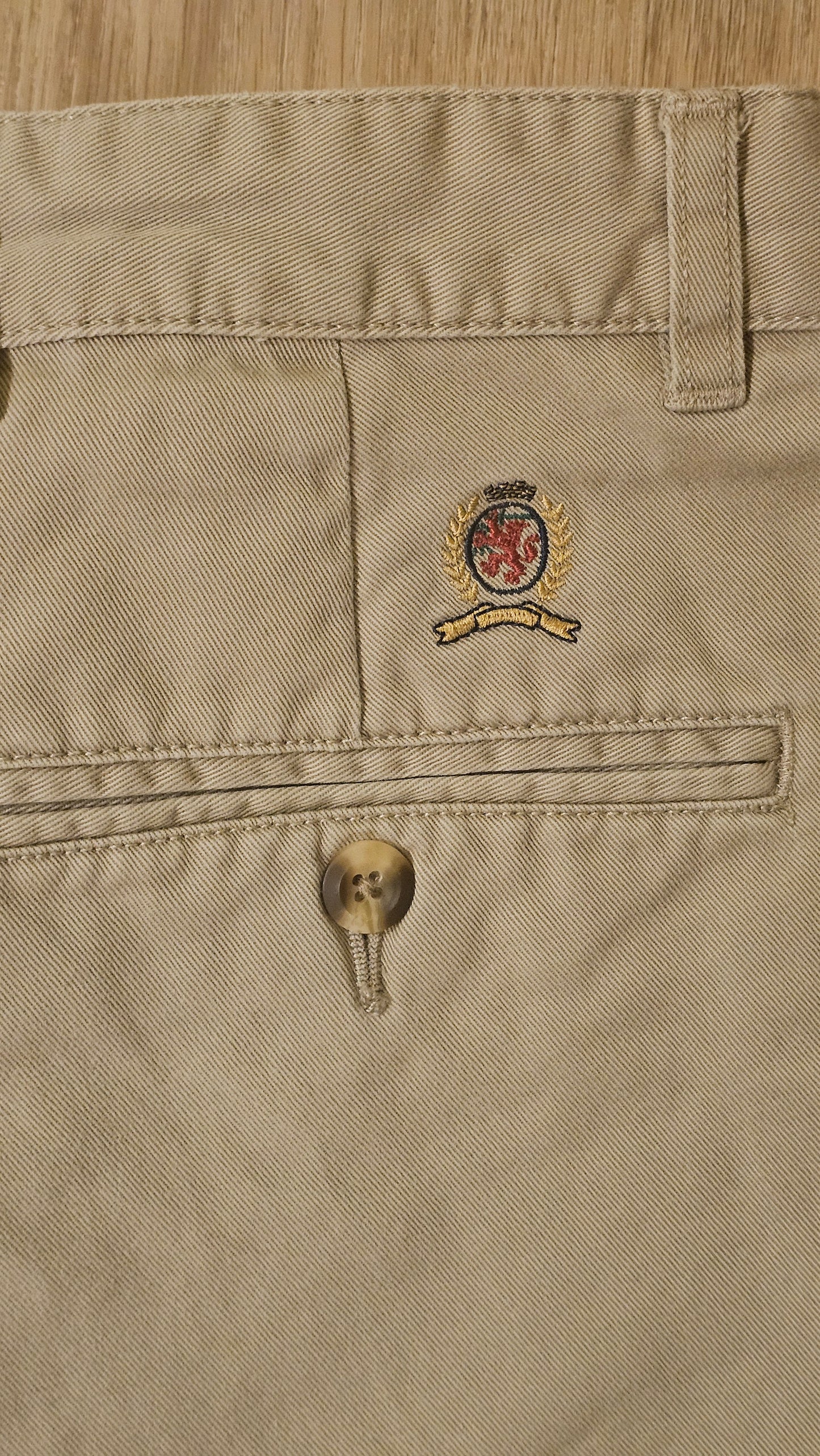 Tommy Hilfiger Pleated Chino Shorts - 32