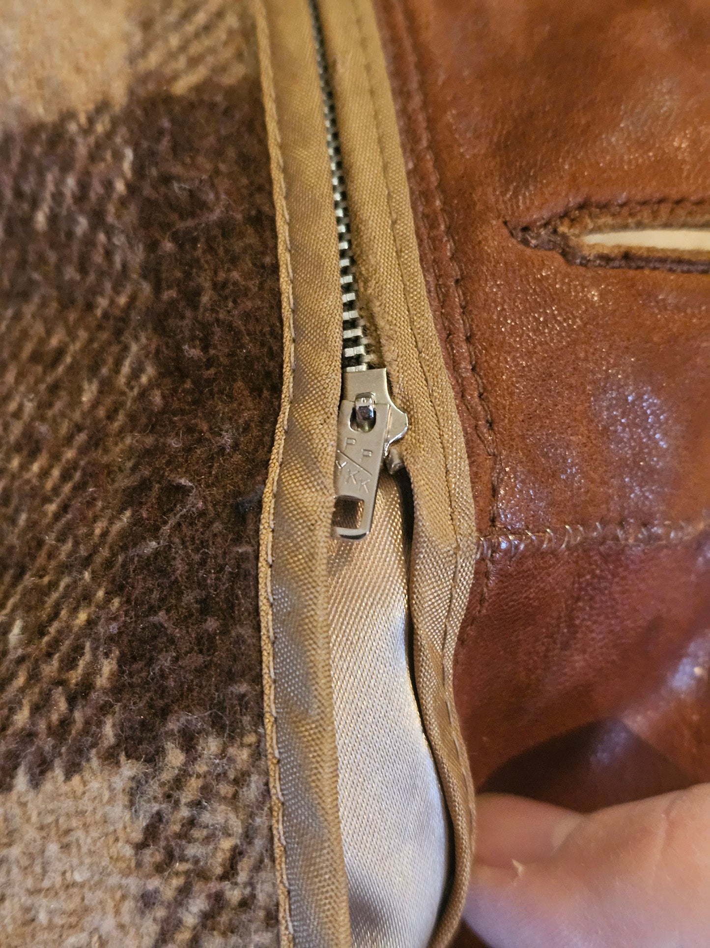 70's Worn and Thrashed Leather Jacket - 48