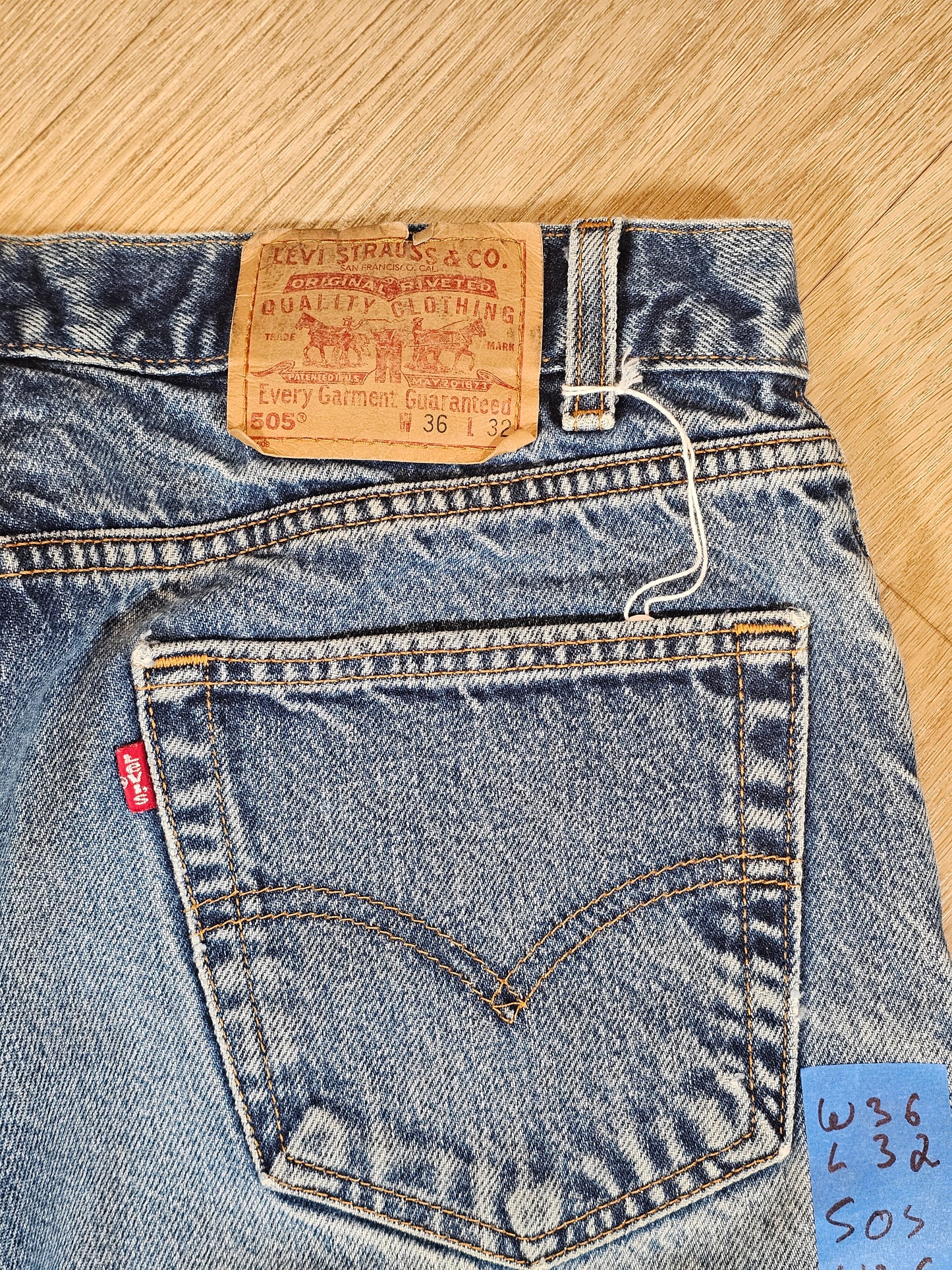 Dec 2001 Levi's MIUSA 505 - 36 x 32