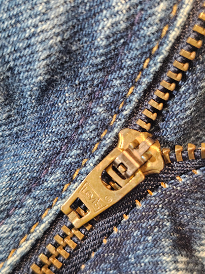 Dec 2001 Levi's MIUSA 505 - 36 x 32