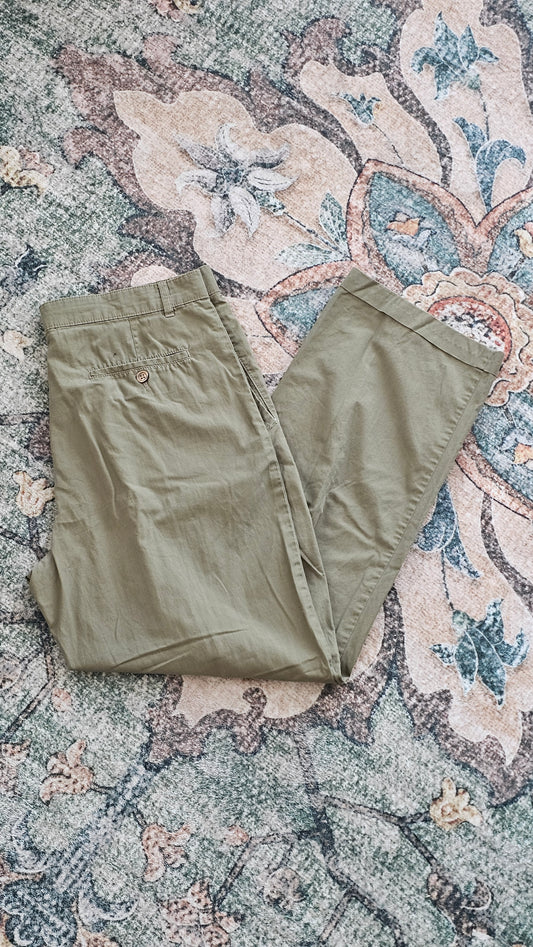 90's Olive Pleated Chinos - 33 x 30