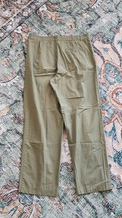 90's Olive Pleated Chinos - 33 x 30