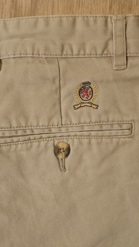 Tommy Hilfiger Pleated Chino Shorts - 32